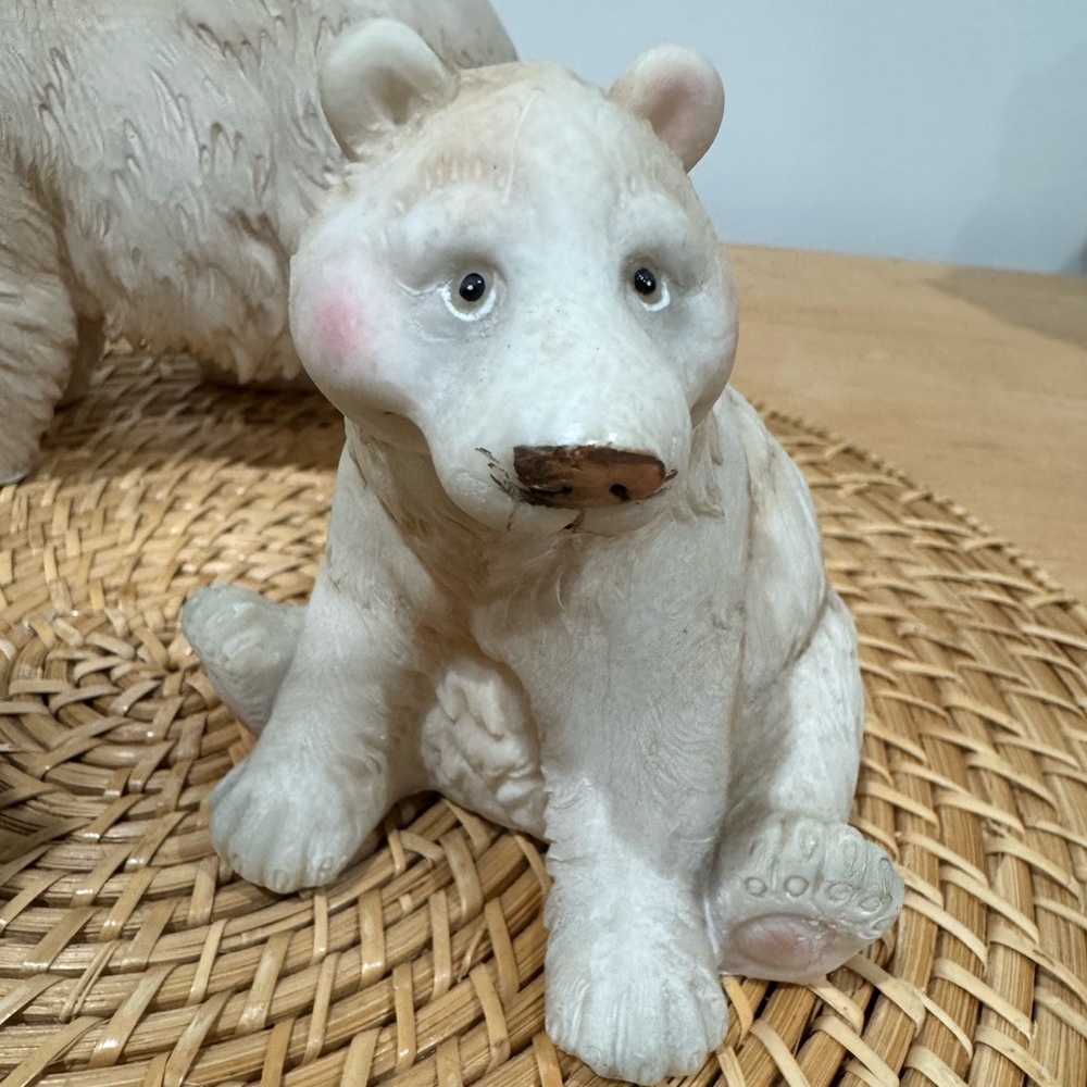 Polar Bear Family Figurines - VTG - Picture 2 of 15